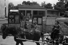 1974, Brwinów, Polska.
Ulica.
Fot. Romuald Broniarek, zbiory Ośrodka KARTA