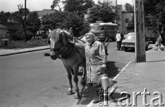 1974, Brwinów, Polska.
Ulica.
Fot. Romuald Broniarek, zbiory Ośrodka KARTA