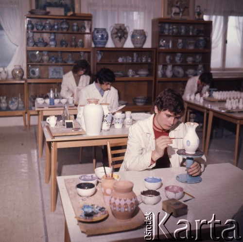 1974, Modra, Czechosłowacja.
Ceramika modrzańska.
Fot. Romuald Broniarek, zbiory Ośrodka KARTA