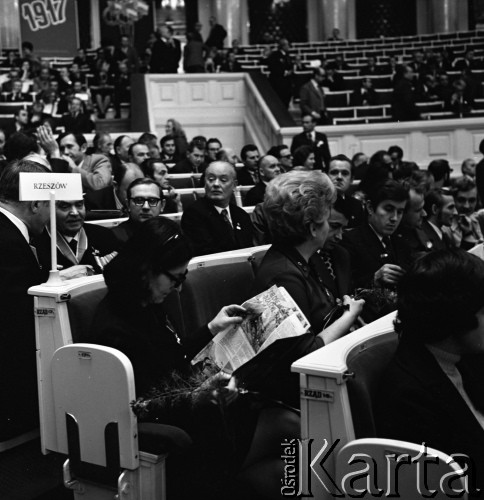 1974, Warszawa, Polska.
IX Zjazd Towarzystwa Przyjaźni Polsko-Radzieckiej w Sali Kongresowej.
Fot. Romuald Broniarek, zbiory Ośrodka KARTA