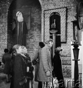 1974, Warszawa, Polska.
Wystawa artysty Władysława Hasiora na Zamku Królewskim.
Fot. Romuald Broniarek, zbiory Ośrodka KARTA