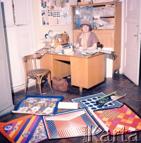 1974, Milanówek, Polska.
Zakłady Jedwabiu Naturalnego 