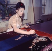 1974, Milanówek, Polska.
Zakłady Jedwabiu Naturalnego 
