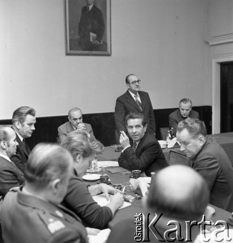1975, Warszawa, Polska.
Powołanie przez Towarzystwo Przyjaźni Polsko-Radzieckiej komitetu budowy 
