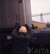 1975, Małaszewicze, Polska.
Port przeładunkowy PKP.
Fot. Romuald Broniarek, zbiory Ośrodka KARTA