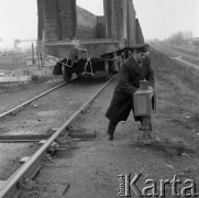 1975, Małaszewicze, Polska.
Port przeładunkowy PKP.
Fot. Romuald Broniarek, zbiory Ośrodka KARTA