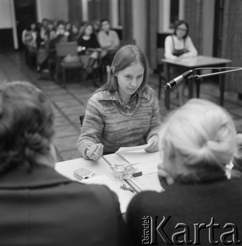 1975, Warszawa, Polska.
Eliminacje Stołeczne VI Olimpiady Języka Rosyjskiego.
Fot. Romuald Broniarek, zbiory Ośrodka KARTA