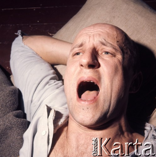 1975, Warszawa, Polska.
Aktor Marek Walczewski w Teatrze Ateneum im. Stefana Jaracza.
Fot. Romuald Broniarek, zbiory Ośrodka KARTA