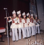 1975, Warszawa, Polska.
Dom Kultury Radzieckiej na ulicy Foksal. 30-lecie PRL i 30-lecie Współpracy Radziecko-Polskiej.
Fot. Romuald Broniarek, zbiory Ośrodka KARTA