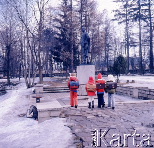 1975, Poronin, Polska.
Pomnik Włodzimierza Lenina.
Fot. Romuald Broniarek, zbiory Ośrodka KARTA