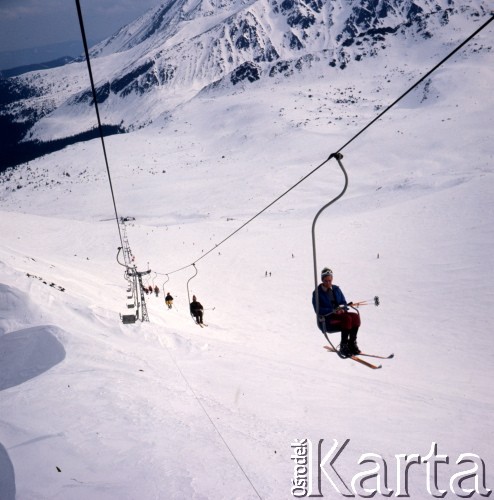 1975, Tatry, Polska.
Wyciąg narciarski na Kasprowy Wierch.
Fot. Romuald Broniarek, zbiory Ośrodka KARTA