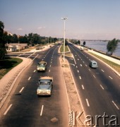 1975, Warszawa, Polska.
Ulica Wybrzeże Gdańskie przy moście Śląsko-Dąbrowskim.
Dot. Romuald Broniarek, zbiory Ośrodka KARTA