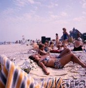 1975, Łeba, Polska.
Plaża.
Fot. Romuald Broniarek, zbiory Ośrodka KARTA