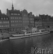 1975, Gdańsk, Polska.
Długie Pobrzeże nad Motławą.
Fot. Romuald Broniarek, zbiory Ośrodka KARTA