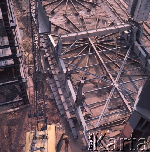 1975, Dąbrowa Górnicza, Polska.
Budowa Huty Katowice.
Fot. Romuald Broniarek, zbiory Ośrodka KARTA
