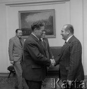 1976, Warszawa, Polska.
Towarzystwo Przyjaźni Polsko-Radzieckiej - podpisanie w Sejmie umowy o współpracy między Zarządem Głównym TPPR w Polsce (Jan Szydlak, z prawej) i Zarządem Centralnym TPPR w ZSRR (Aleksiej Szitikow, z lewej). 
Fot. Romuald Broniarek, zbiory Ośrodka KARTA
