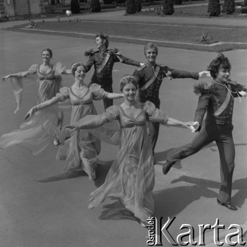 1978, Warszawa, Polska.
Państwowy Zespół Ludowy Pieśni i Tańca „Mazowsze” im. Tadeusza Sygietyńskiego w Ogrodzie w Wilanowie.
Fot. Romuald Broniarek, zbiory Ośrodka KARTA