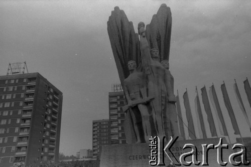 1978, Dąbrowa Górnicza, Polska.
Pomnik Bohaterom Czerwonych Sztandarów.
Fot. Romuald Broniarek, zbiory Ośrodka KARTA