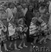 1979, Łowicz, Polska.
Procesja.
Fot. Romuald Broniarek, zbiory Ośrodka KARTA