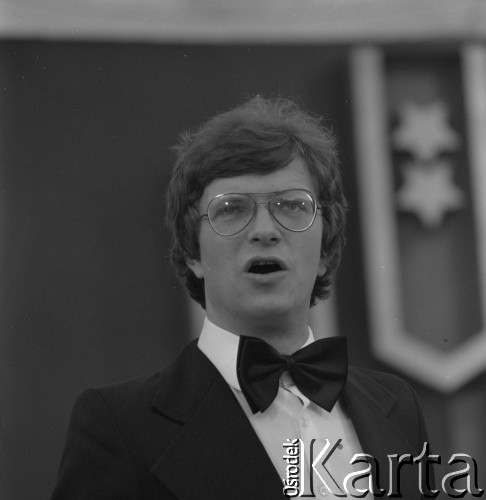 1979, Kołobrzeg, Polska.
Festiwal Piosenki Żołnierskiej. Śpiewak operowy Kazimierz Kowalski.
Fot. Romuald Broniarek, zbiory ośrodka KARTA