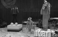 1981, Warszawa, Polska.
Wystawa kosmiczna w Domu Przyjaźni Towarzystwa Przyjaźni Polsko-Radzieckiej przy ulicy Marszałkowskiej 115.
Fot. Romuald Broniarek, zbiory Ośrodka KARTA