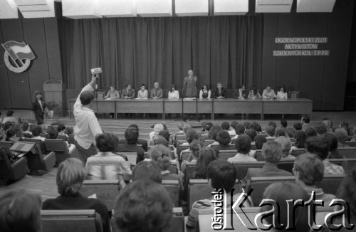 1981, Warszawa, Polska.
Ogólnopolski Zlot Aktywistów Szkolnych Towarzystwa Przyjaźni Polsko-Radzieckiej w Domu Przyjaźni TPPR przy ulicy Marszałkowskiej 115.
Fot. Romuald Broniarek, zbiory Ośrodka KARTA