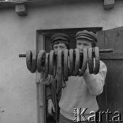 1981, Wola Osowińska, Polska.
Wędzarnia.
Fot. Romuald Broniarek, zbiory Ośrodka KARTA