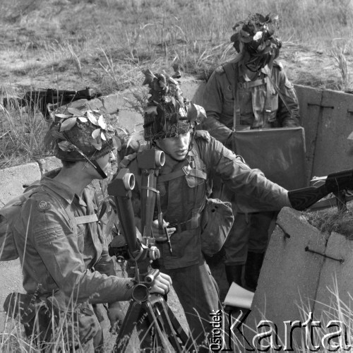 1982, Toruń, Polska.
Wyższa Szkoła Oficerska Wojsk Rakietowych i Artylerii.
Fot. Romuald Broniarek, zbiory Ośrodka KARTA