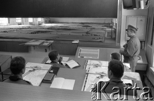 1982, Toruń, Polska.
Wyższa Szkoła Oficerska Wojsk Rakietowych i Artylerii.
Fot. Romuald Broniarek, zbiory Ośrodka KARTA