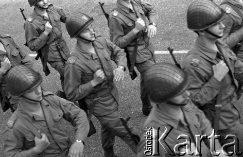 1982, Toruń, Polska.
Wyższa Szkoła Oficerska Wojsk Rakietowych i Artylerii.
Fot. Romuald Broniarek, zbiory Ośrodka KARTA