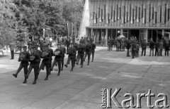 6.09.1982, Warszawa, Polska.
Pogrzeb Władysława Gomułki na Cmentarzu Wojskowym na Powązkach.
Fot. Romuald Broniarek, zbiory Ośrodka KARTA