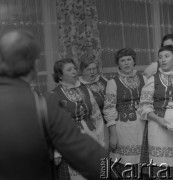 1983, Gródek, Polska.
Zespół śpiewających gospodyń wiejskich.
Fot. Romuald Broniarek, zbiory Ośrodka KARTA