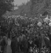 1.05.1983, Warszawa, Polska.
Pochód pierwszomajowy na ulicy Królewskiej.
Fot. Romuald Broniarek, zbiory Ośrodka KARTA