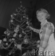 1984, Warszawa, Polska.
Zabawa noworoczna dla dzieci w Domu Przyjaźni Towarzystwa Przyjaźni Polsko-Radzieckiej na ulicy Marszałkowskiej 115.
Fot. Romuald Broniarek, zbiory Ośrodka KARTA