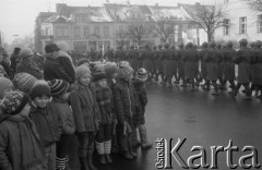 1984, Pleszew, Polska.
Uroczystość z okazji 39. rocznicy wkroczenia Armii Czerwonej do miasta.
Fot. Romuald Broniarek, zbiory Ośrodka KARTA