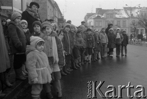 1984, Pleszew, Polska.
Uroczystość z okazji 39. rocznicy wkroczenia Armii Czerwonej do miasta.
Fot. Romuald Broniarek, zbiory Ośrodka KARTA