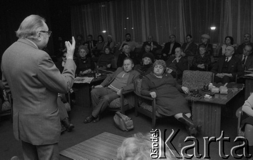 1984, Warszawa, Polska.
Dziennikarz Zygmunt Broniarek w Domu Przyjaźni Towarzystwa Przyjaźni Polsko-Radzieckiej przy ulicy Marszałkowskiej 115.
Fot. Romuald Broniarek, zbiory Ośrodka KARTA