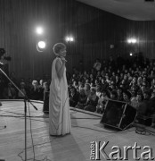 1984, Warszawa, Polska.
Edyta Piecha - piosenkarka radziecka polskiego pochodzenia.
Fot. Romuald Broniarek, zbiory Ośrodka KARTA