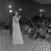 1984, Warszawa, Polska.
Edyta Piecha - piosenkarka radziecka polskiego pochodzenia.
Fot. Romuald Broniarek, zbiory Ośrodka KARTA