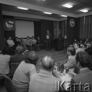 1986, Łódź, Polska.
Posiedzenie komisji szkolnej Towarzystwa Przyjaźni Polsko-Radzieckiej.
Fot. Romuald Broniarek, zbiory Ośrodka KARTA