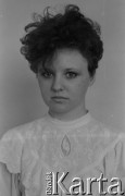 1986, Warszawa, Polska.
Uczennica Szkoły Średniej przy Ambasadzie ZSRR przy ulicy Kieleckiej.
Fot. Romuald Broniarek, zbiory Ośrodka KARTA
