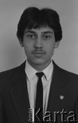 1986, Warszawa, Polska.
Uczeń Szkoły Średniej przy Ambasadzie ZSRR przy ulicy Kieleckiej.
Fot. Romuald Broniarek, zbiory Ośrodka KARTA