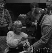 1986, Warszawa, Polska.
Spotkanie z aktorką Ewą Szykulską w Domu Przyjaźni Towarzystwa Przyjaźni Polsko-Radzieckiej przy ulicy Marszałkowskiej 115.
Fot. Romuald Broniarek, zbiory Ośrodka