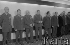 1987, Warszawa, Polska.
Odznaczenia Towarzystwa Przyjaźni Polsko-Radzieckiej dla generałów Wojska Polskiego.
Fot. Romuald Broniarek, zbiory Ośrodka KARTA