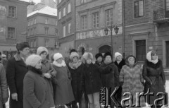 1987, Warszawa, Polska.
Radzieccy turyści na Rynku Starego Miasta.
Fot. Romuald Broniarek, zbiory Ośrodka KARTA