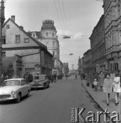 Kwiecień 1968, Inowrocław, Polska.
Ulica Królowej Jadwigi. Fotografia wykonana w czasie eliminacji do IV Festiwalu Piosenki Radzieckiej.
Fot. Romuald Broniarek, zbiory Ośrodka KARTA.