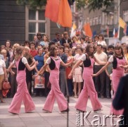 Lata 70., Zielona Góra, Polska.
Imprezy towarzyszące Festiwalowi Piosenki Radzieckiej - występy taneczne.
Fot. Romuald Broniarek, zbiory Ośrodka KARTA.
