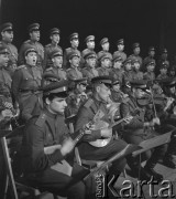 Czerwiec 1968, Zielona Góra, Polska.
Zespół Pieśni i Tańca Północnej Grupy Wojsk Radzieckich w czasie koncertu na IV Festiwalu Piosenki Radzieckiej.
Fot. Romuald Broniarek, zbiory Ośrodka KARTA.