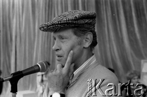 Czerwiec 1980, Zielona Góra, Polska.
Andrzej Stockinger podczas próby na XVI Festiwalu Piosenki Radzieckiej.
Fot. Romuald Broniarek, zbiory Ośrodka KARTA