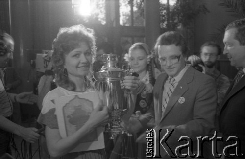Czerwiec 1985, Zielona Góra, Polska.
XXI Festiwal Piosenki Radzieckiej. Uroczystość wręczenia nagród.
Fot. Romuald Broniarek, zbiory Ośrodka KARTA